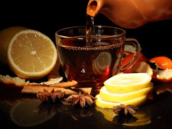 Регбист-пенсионер прогнал грабителей чашкой горячего чая фото