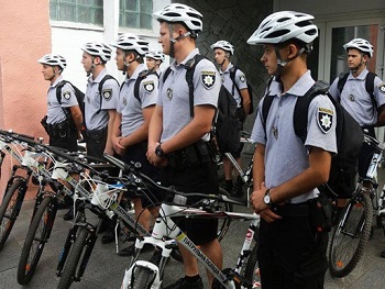 В Запорожье патрульная полиция пересела на велосипеды фото