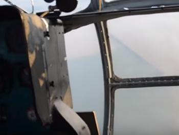 В сети появилось видео из кабины взлетающего в Мелитополе вертолета ВСУ  фото