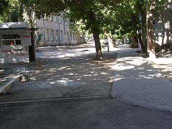 Ремонт внутриквартальных дорог понравился не всем фото