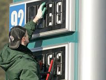 Украинцев ждет скачок роста цен на бензин фото