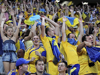 Матч сборной Украины и Косово пройдет почти без украинских болельщиков фото