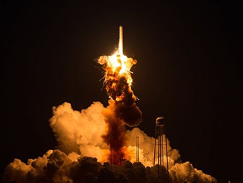 Старт ракеты с украинским двигателем пока отложили: НАСА фото