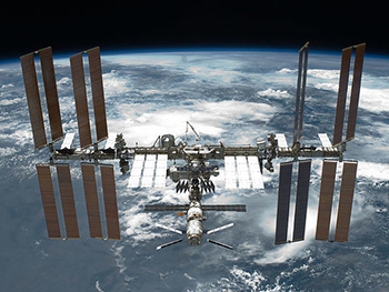 NASA прекращает сотрудничество с Роскосмосом фото