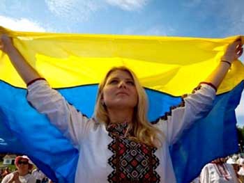 Каждый третий украинец хочет выехать из страны фото