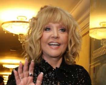 Пугачева возвращается на сцену из-за проблем с деньгами фото