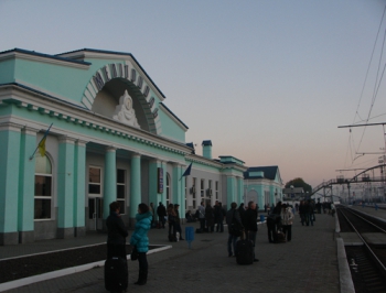 Мелитополь лишат двух поездов из-за долгов железной дороге фото