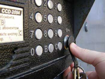 Домофон на страже безопасности дома фото