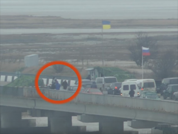 СБУ показала, как на границе с Крымом задержали двух предателей-дезертиров фото