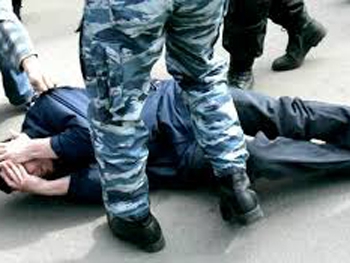 Молодой парень заявил об избиении в отделении Нацполиции фото