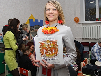 Создатель украинских антистресс-раскрасок Олеся Вакуленко побывала в Мелитополе фото