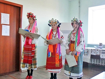 Воспитанницы Мелитопольского турцентра все знают о веночках фото