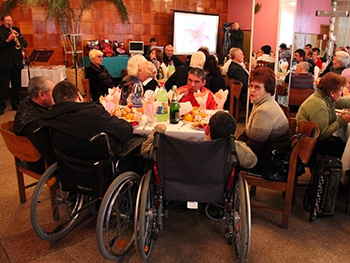 Дружная семья Мелитопольского городского общества инвалидов ждет праздника фото