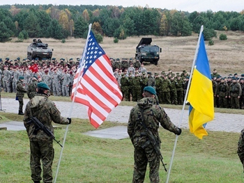 США предоставят Украине военную помощь фото