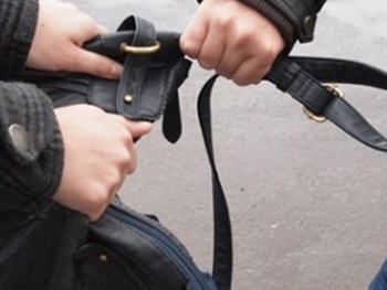 В Запорожье неизвестные в масках напали на почтовое отделение фото