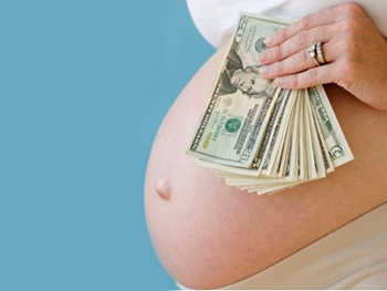 В Мелитополе осудили акушера и медсестру за вымогательство денег с рожениц фото