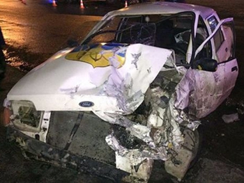 В Хмельницком легковушка врезалась в пассажирский автобус фото