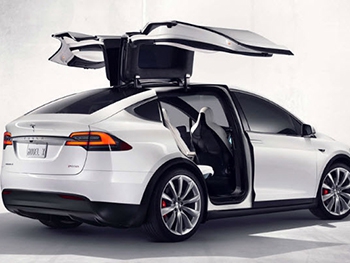 Завершилось расследование первого смертельного ДТП с участием Tesla фото