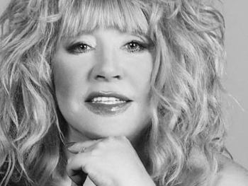 67-летняя Пугачева без макияжа восхитила поклонников молодым лицом фото