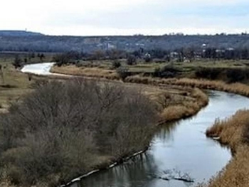 Двое подростков спасли тонущего в ледяной реке 10-летнего мальчика  фото