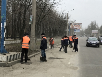 В Мелитополе 3 марта продолжалась весенняя активность коммунальщиков фото