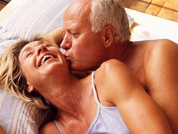 Ученые: Сексуальная жизнь американцев сократилась на 15% фото