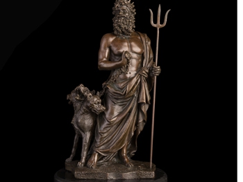 Рецидивисты украли статуи греческих богов фото
