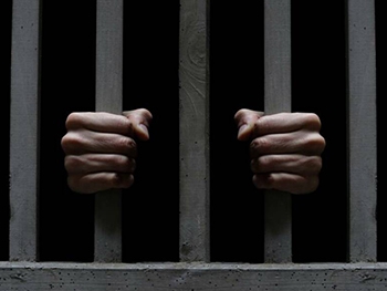 Обидчик женщины сел в тюрьму фото