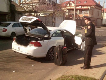 В Одессе подорвали автомобиль Дарта Вейдера фото