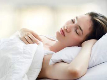 Медики объяснили, почему вредно долго спать фото