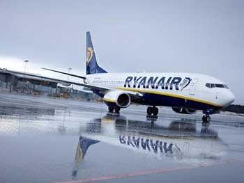 Ryanair начнет рейсы из Украины раньше ожидаемого фото