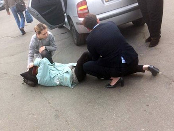 Савченко сбила старушку на дороге  фото
