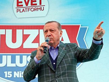 Эрдоган: Сегодня турки проучат европейцев фото
