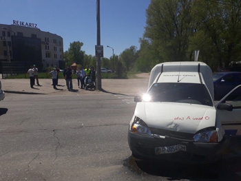 В Запорожье на пешеходном переходе сбили коляску с ребенком фото