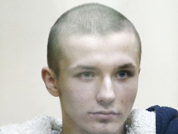 Украинец Артур Панов этапирован в здание суда в Ростове-на-Дону, сообщают в суде фото