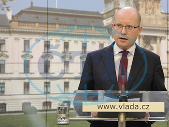 Правительство Чехии отправят в отставку фото