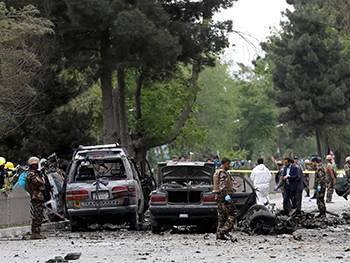 Террорист-смертник  подорвался вблизи конвоя НАТО в Кабуле фото