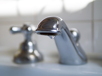 Украина сократила подачу воды на неподконтрольную Луганщину фото