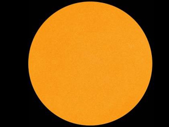 На Солнце творится нечто странное: с него совсем исчезли пятна фото