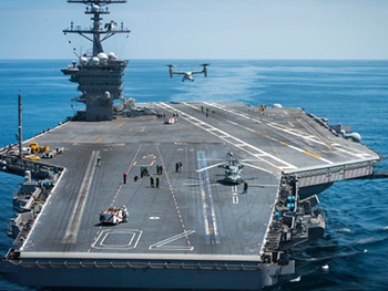 Северокорейский кризис: США направили еще один авианосец к берегам КНД фото