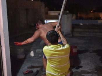 В Мексике разъяренная толпа пыталась забить до смерти россиянина фото