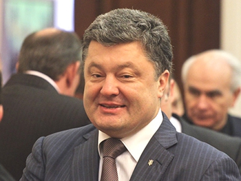 Борьба за второй срок. Как президент Порошенко собирается выигрывать выборы фото