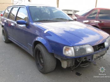 Правоохранители остановили автомобиль с уничтоженным номером фото