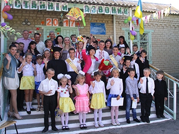 В самой маленькой школе района прозвенел последний звонок (ФОТО, ВИДЕО) фото