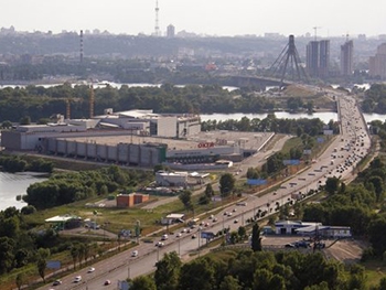 Киеврада переменовала проспект Ватутина в честь командира УПА Шухевича фото