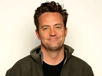 Звезда «Друзей» Мэтью Перри сильно постарел и стал похож на бомжа  фото