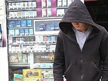 В Запорожье изголодавшийся мужчина ограбил киоск с едой фото