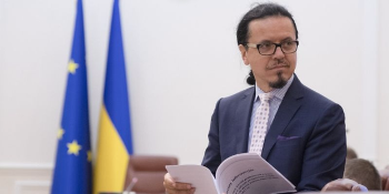 Укрзализниця трещит по швам фото