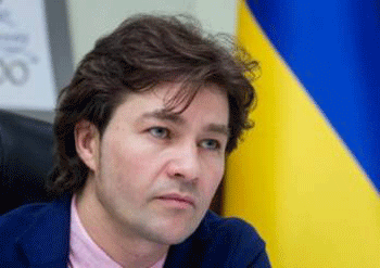 В Киеве восстанавливают уничтоженые иконы Револиции фото