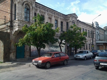 За рекламу на историческом здании - штраф фото